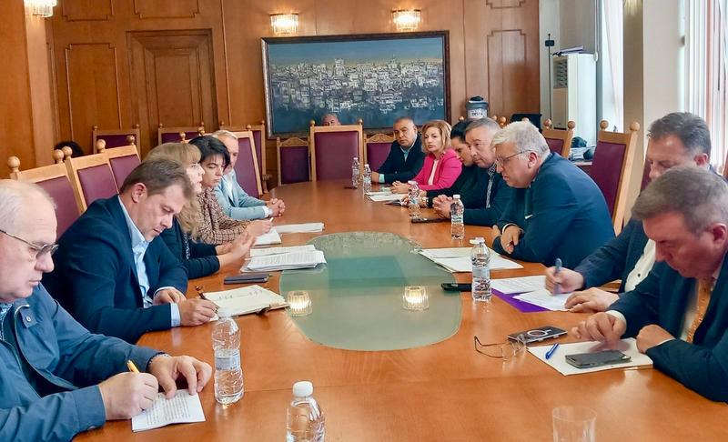 Minister Manol Genov in Veliko Tarnovo: the MOEW to tighten control over air pollution by enterprises - 01