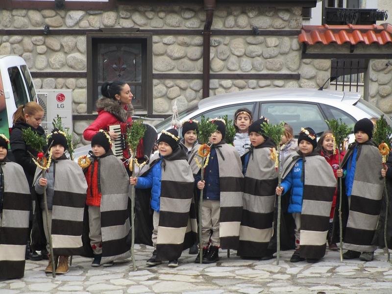 Деца от ДГ № 4 „Роса“ - Благоевград поздравиха Дирекция НП „Рила“ за предстоящите празници - 01