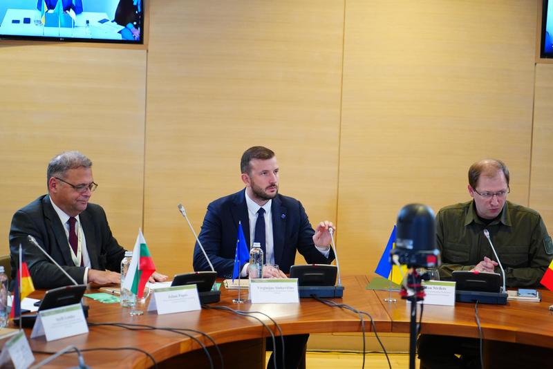 Министър Попов взе участие в екологичен форум в Киев - 1