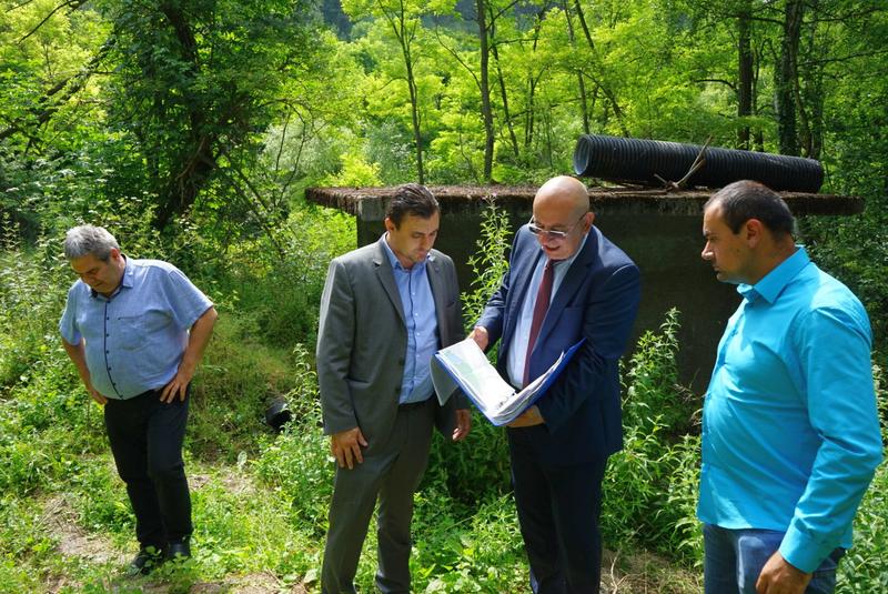 Министър Димитров инспектира извор „Врелото“ във връзка с водоснабдяването на Радомир - 2