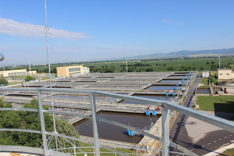 Minister Sandov and a group of students marked World Ocean Day with a visit to the waste water treatment plant of Sofia - 4